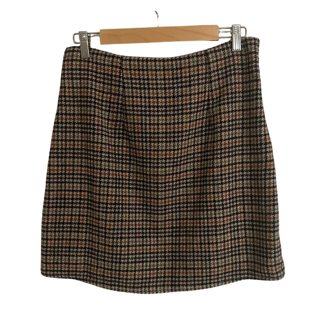 Old Navy Brown Plaid Mini Skirt Size M - Picture 3 of 8